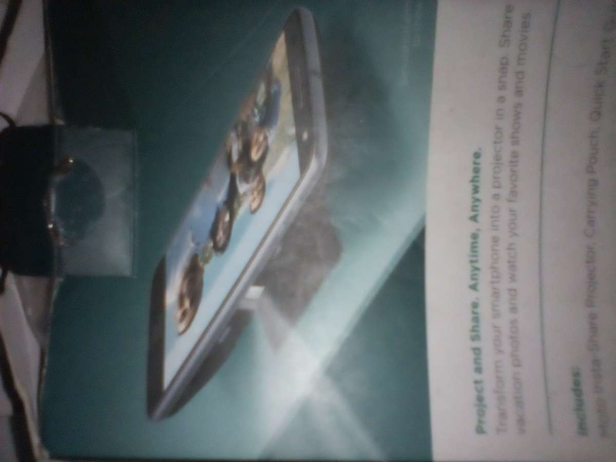 projector attchmt n camera 4 Motorola phone