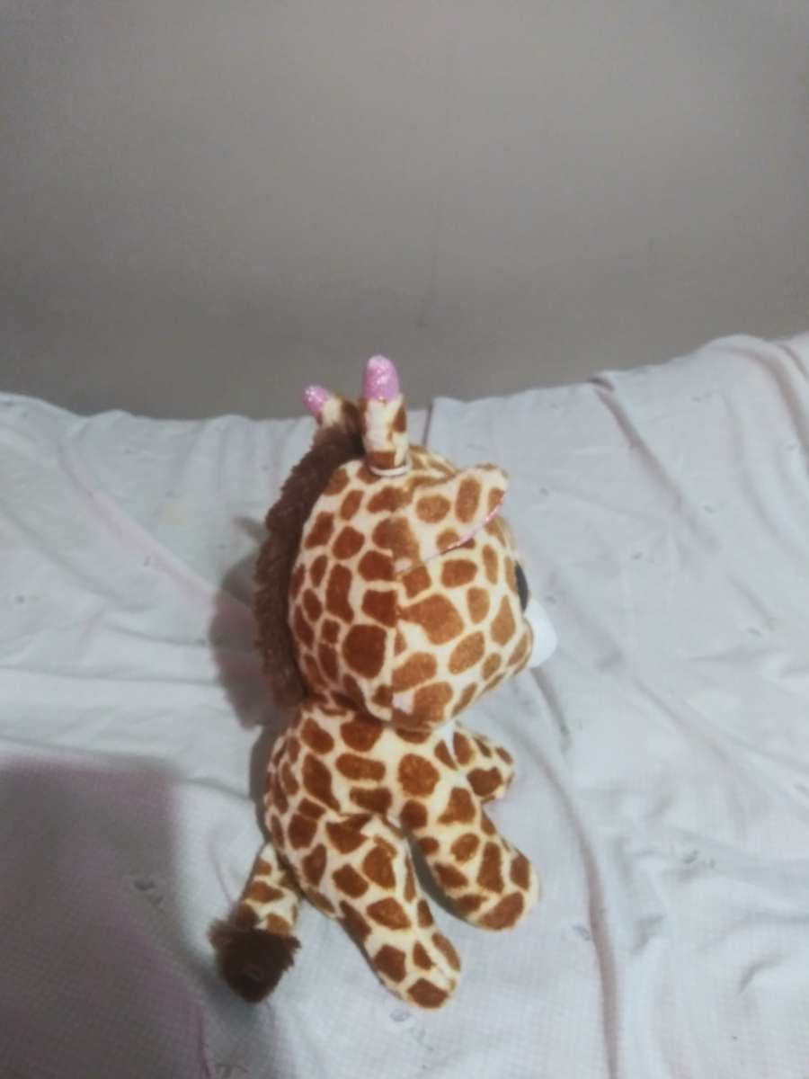 toy giraffe