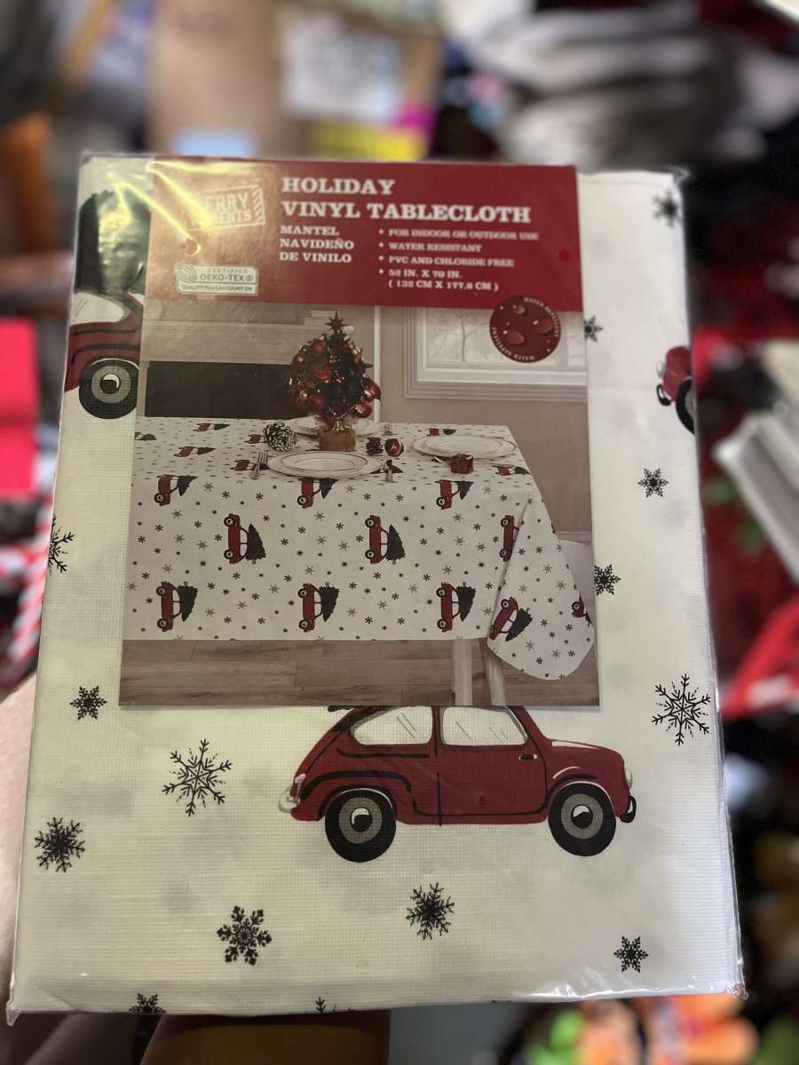 holiday table cloths