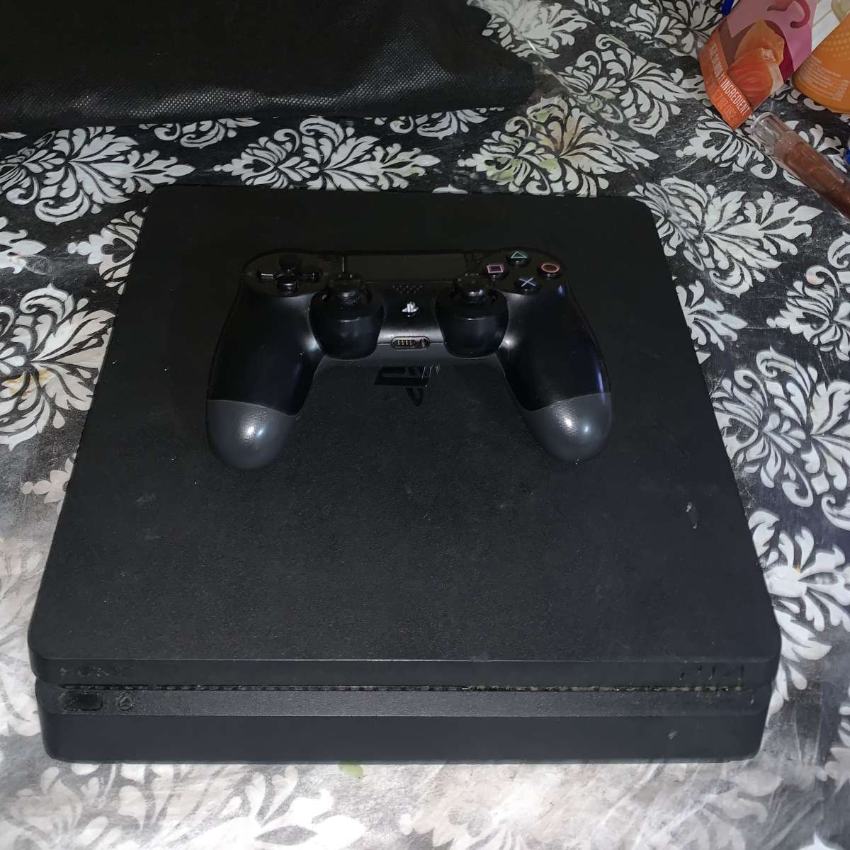 PlayStation 4Slim