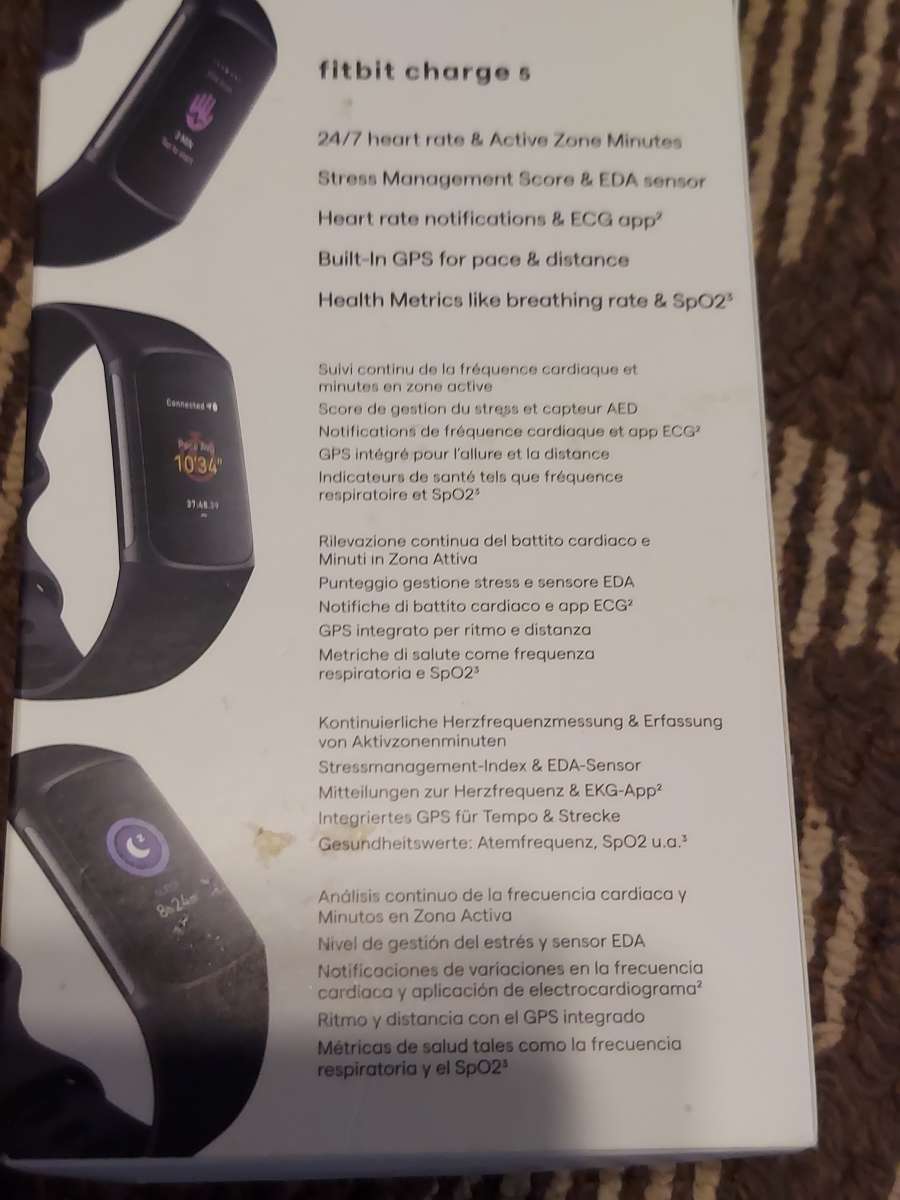 fit bit charge 5 NEW