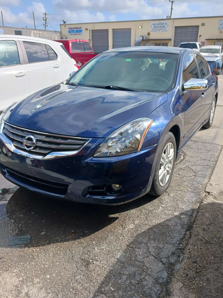 Nissan Altima 2012