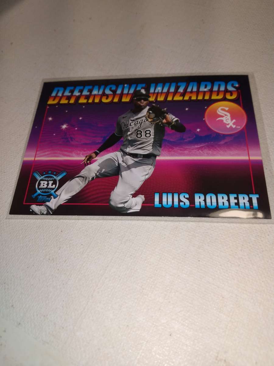 2021 Topps Big League Luis Robert defensive wizard