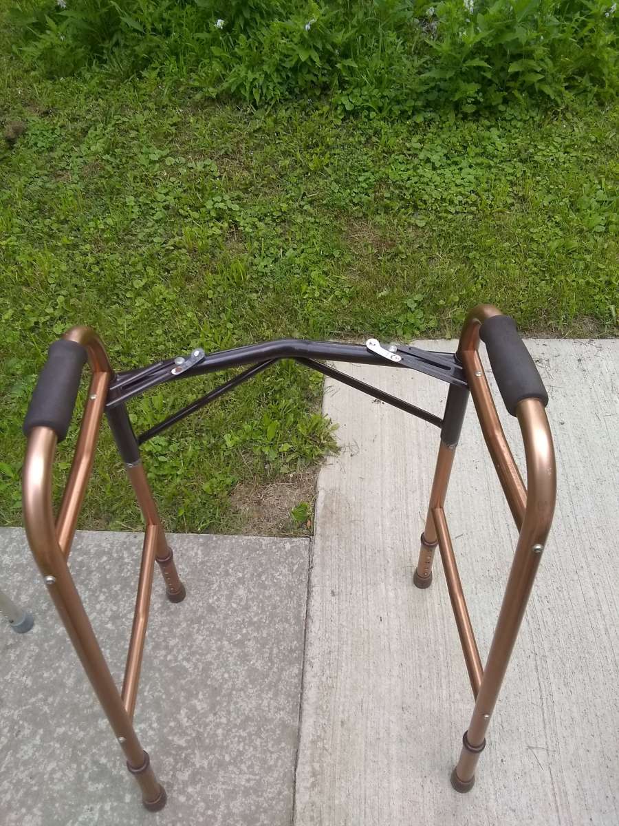 Guardian prestige saf t lok folding safe walker