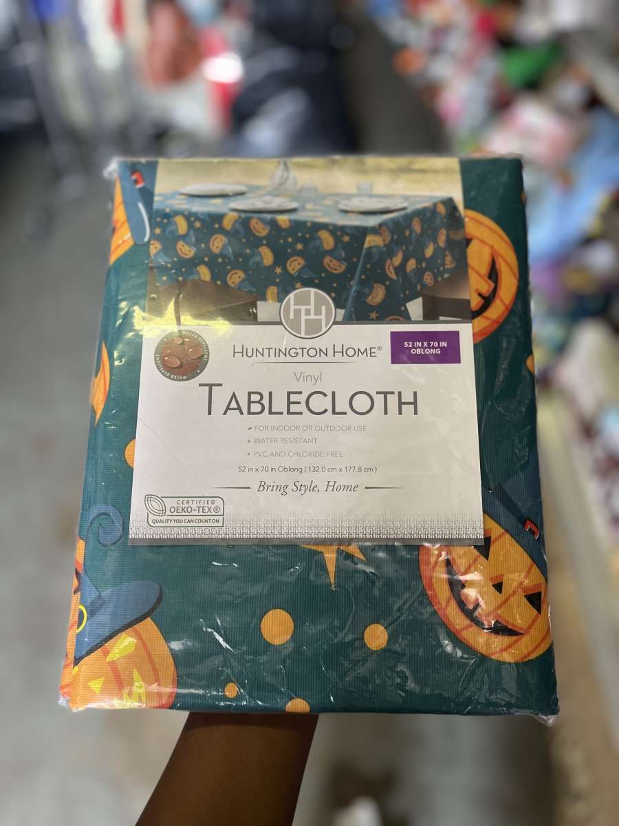 holiday table cloths