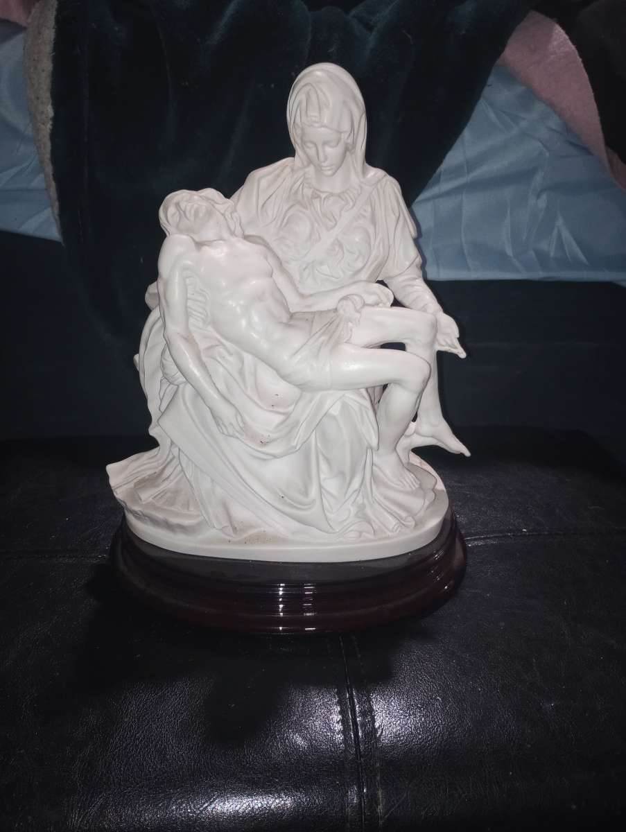 vtg Mary and Joseph statue