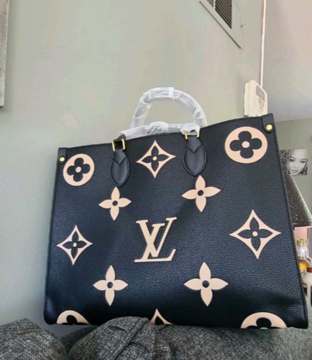 New Louis Vuitton Dynamic Two Tone Colored Handbags
