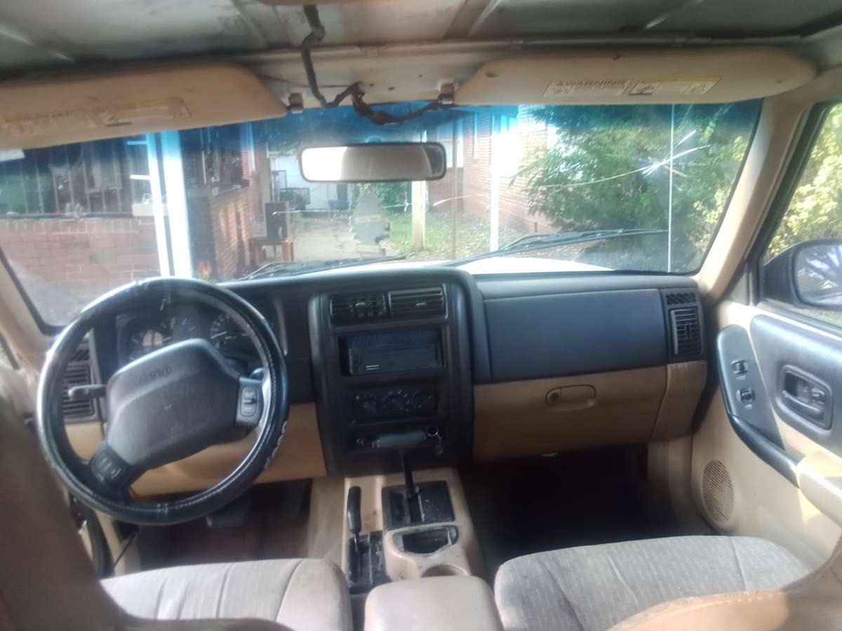 2000 jeep Cherokee sport