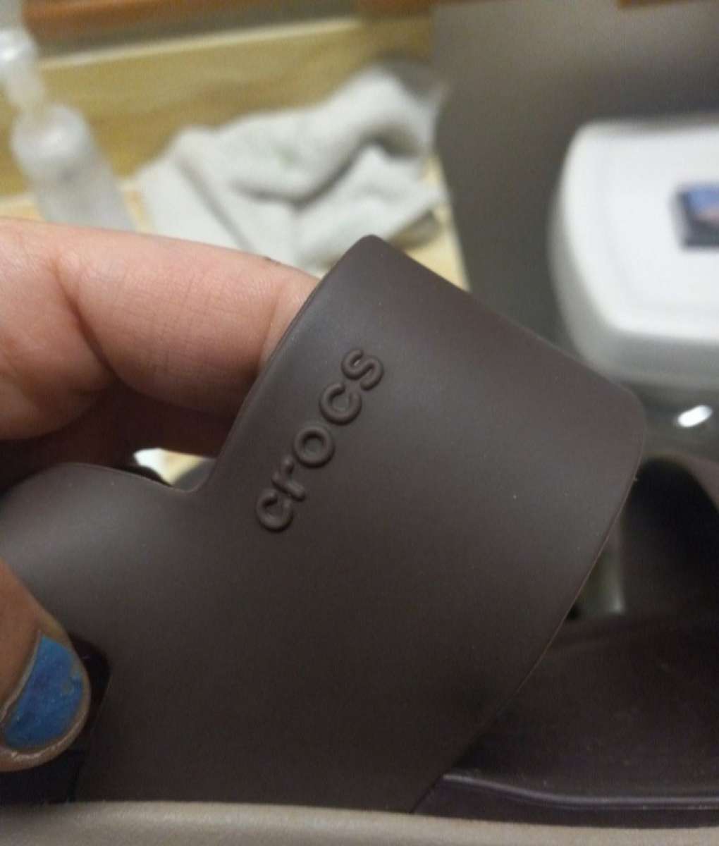 crocs