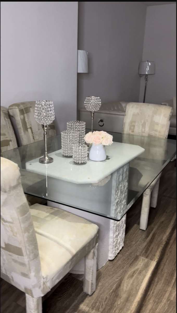Kitchen Table Set Includes 4 Chairs
