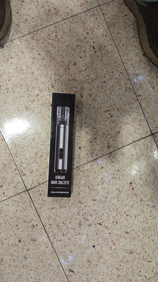 Electronic wine opener