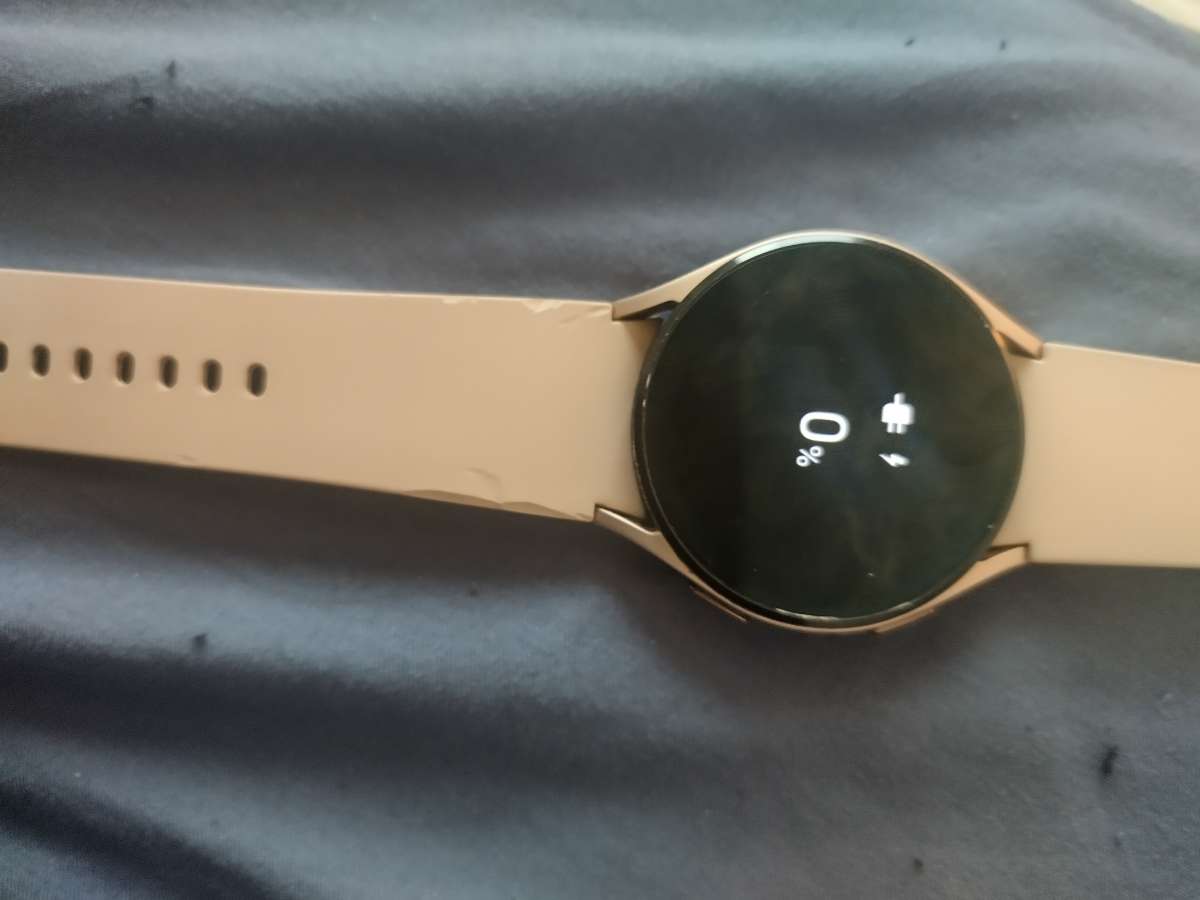 Samsung Galaxy watch 4 rose gold with original charger