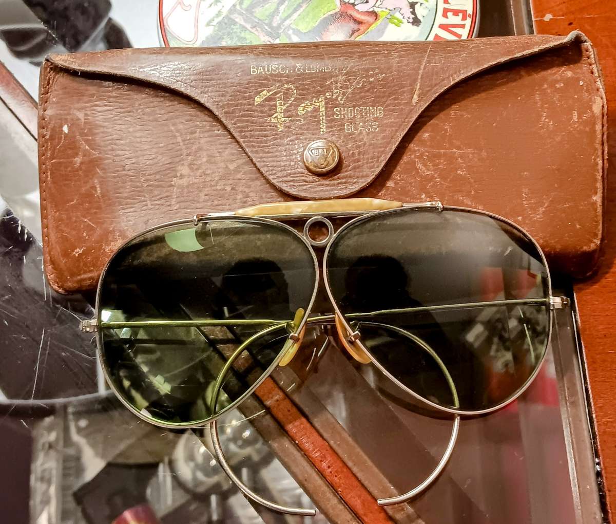 Authentic vintage Ray Ban Kalichrome shooter gold 62mm 1960s