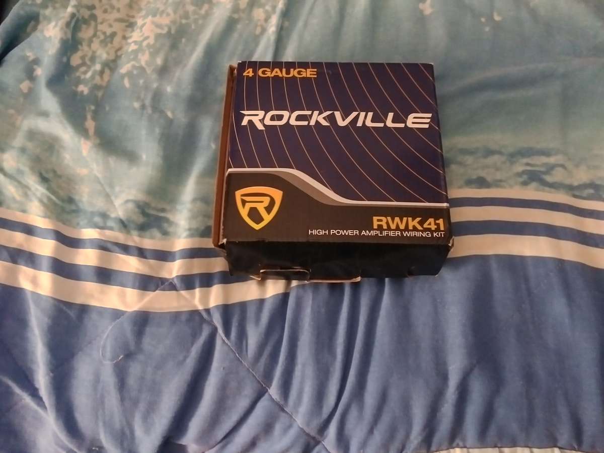 Rockville 2000 Watt Amp And Rockville 4 Gauge Wire Kit