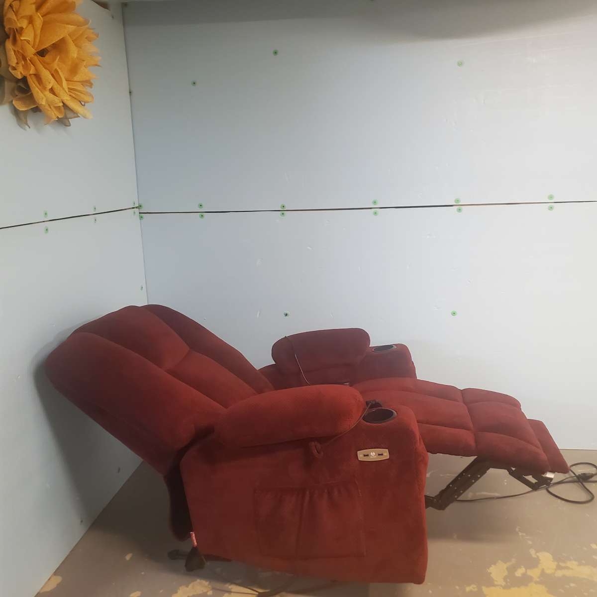 electric plush recliner with heat and massage