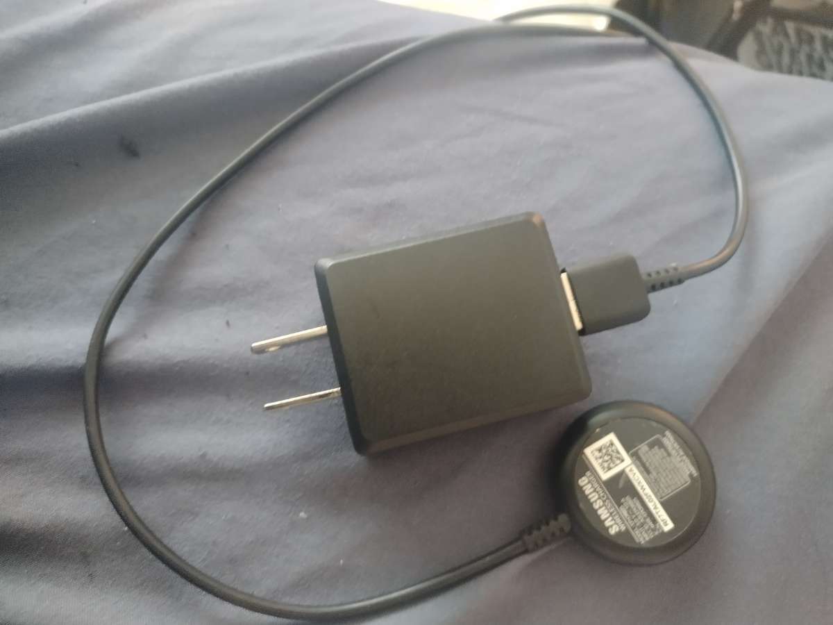 Samsung Galaxy watch 4 rose gold with original charger