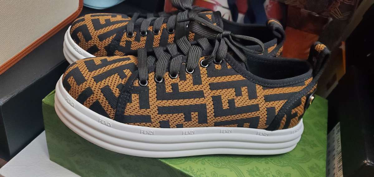 FBrown sneaker shoes