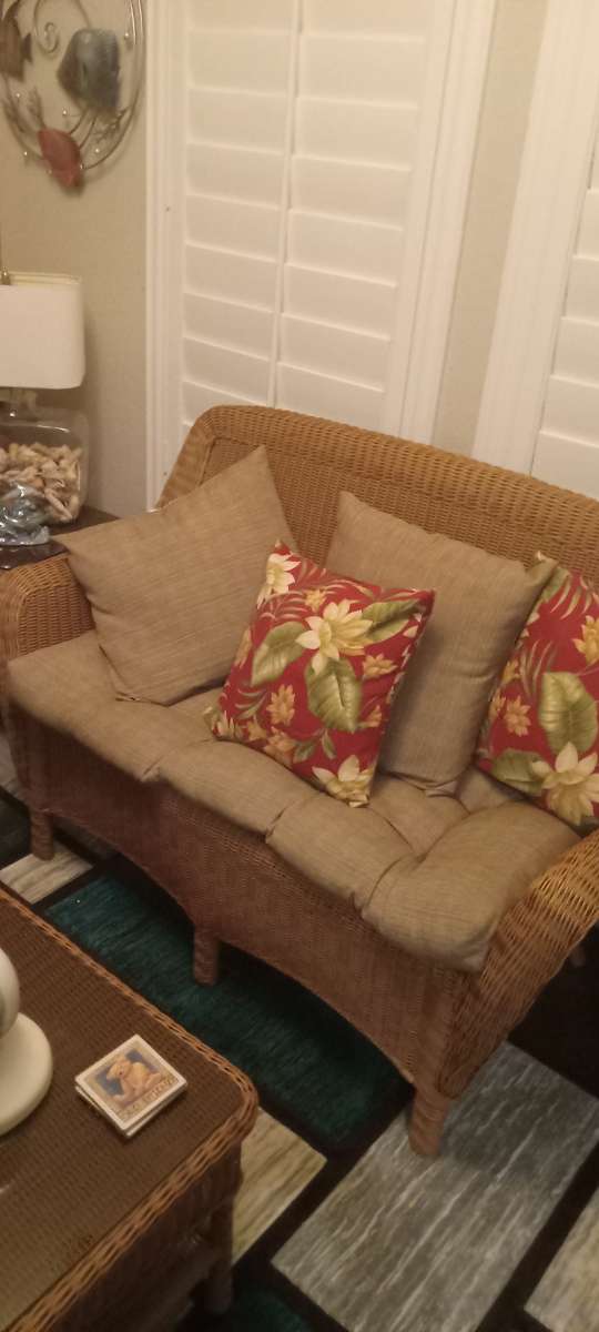 Hampton Bay Wicker Love Seats End Tables and Cofffee Table