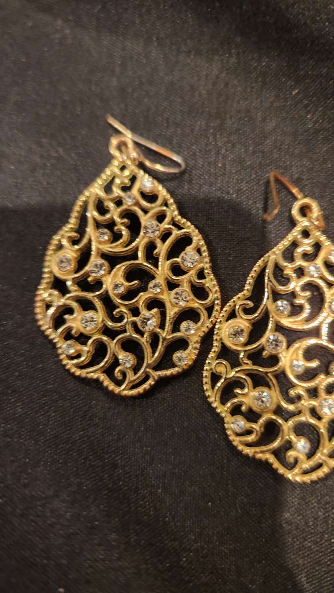 Faux diamonds and faux Gold earings