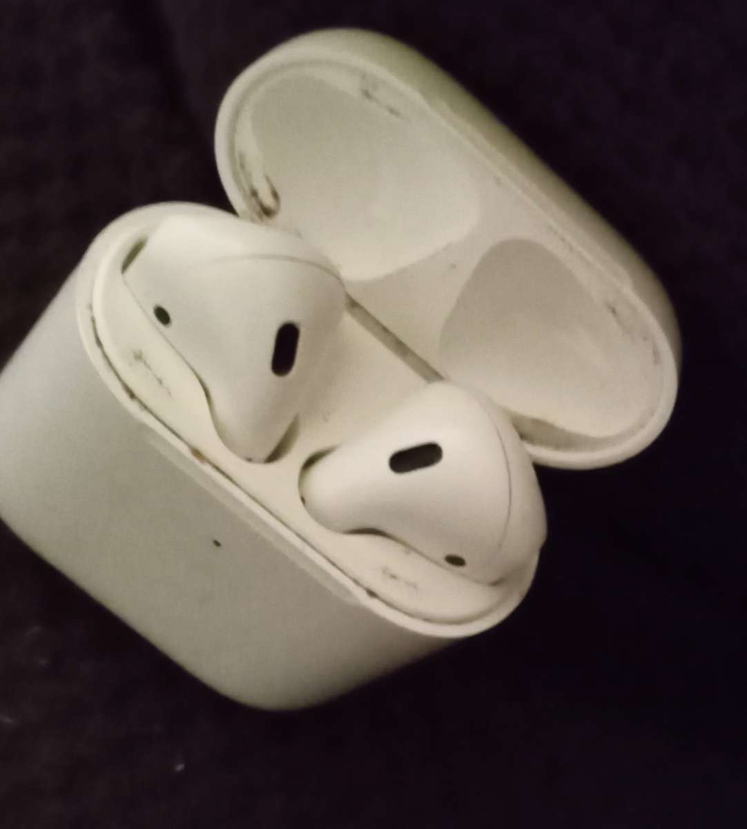 apple AirPods 1st generation