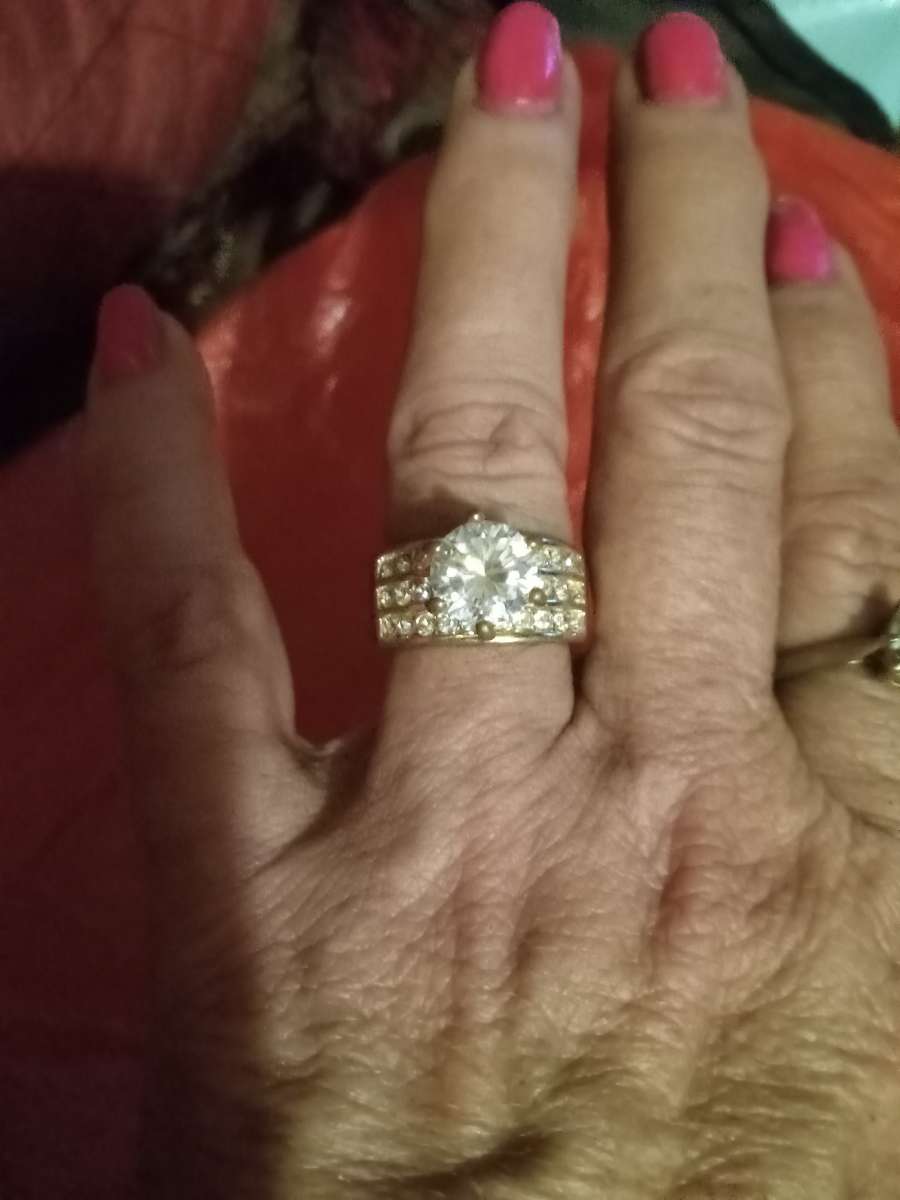 1ct cz gold ton sz7 nice ring