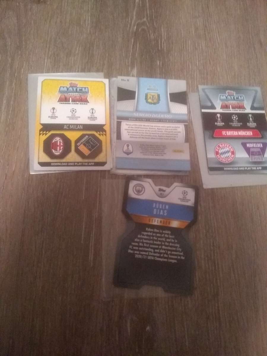 4 really rare soccer cards