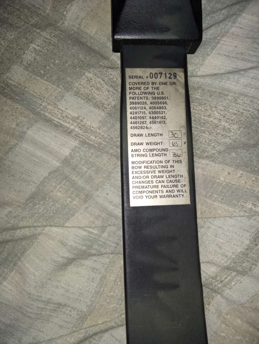 Fred Bear Signature Jennings Bow with 9 Arrows and Tips