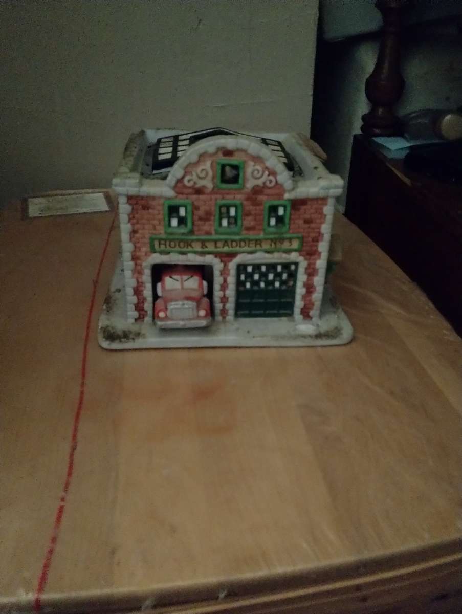 light house candle holder and wamer