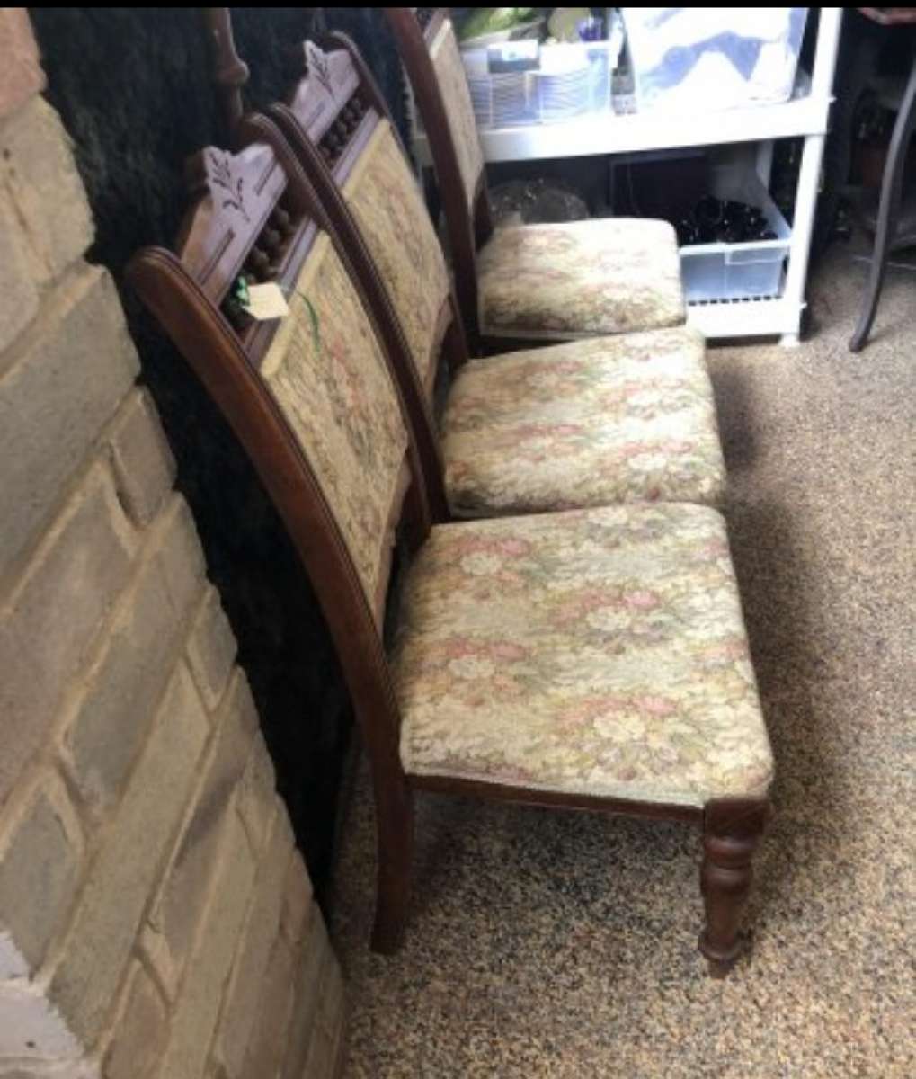 antique victorian late 1800s chairs  set of 4