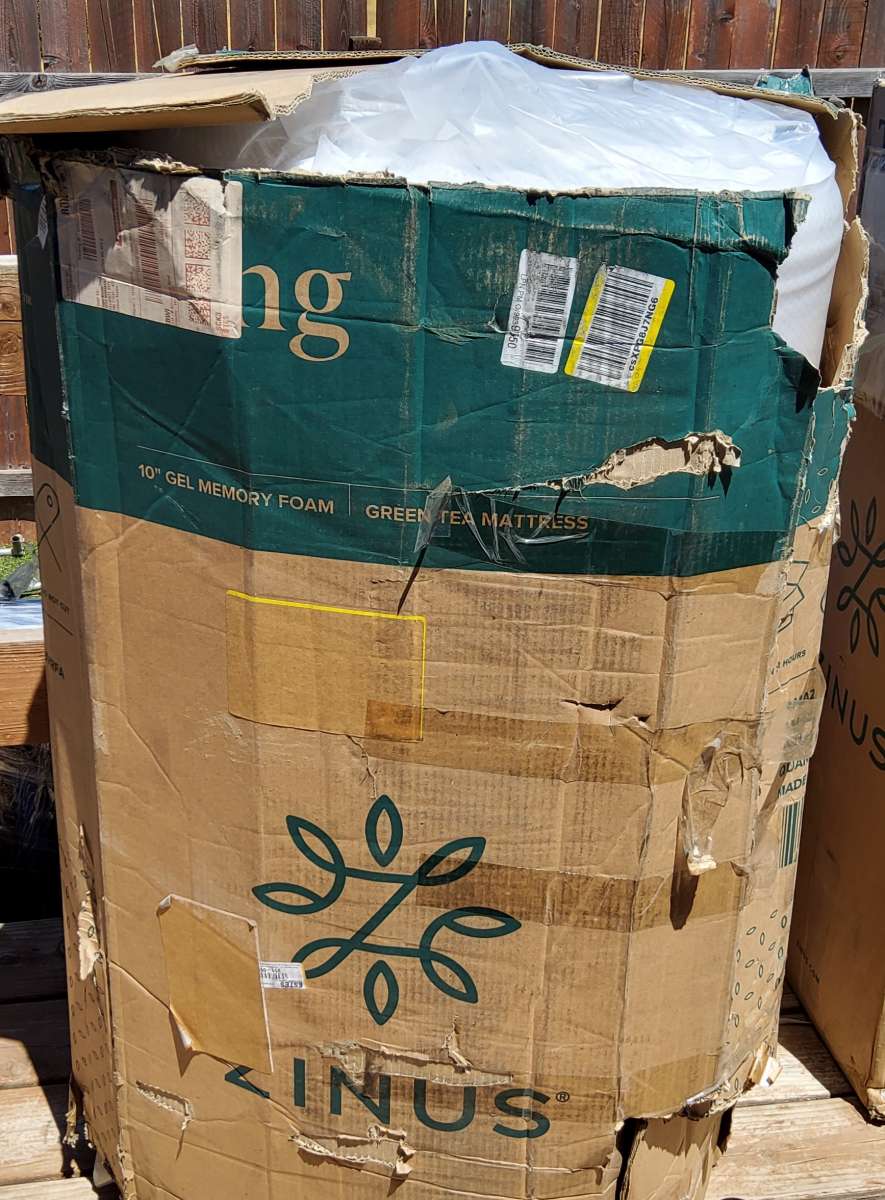 Zinus Ultima Comfort Memory Foam 10 inch Mattress King