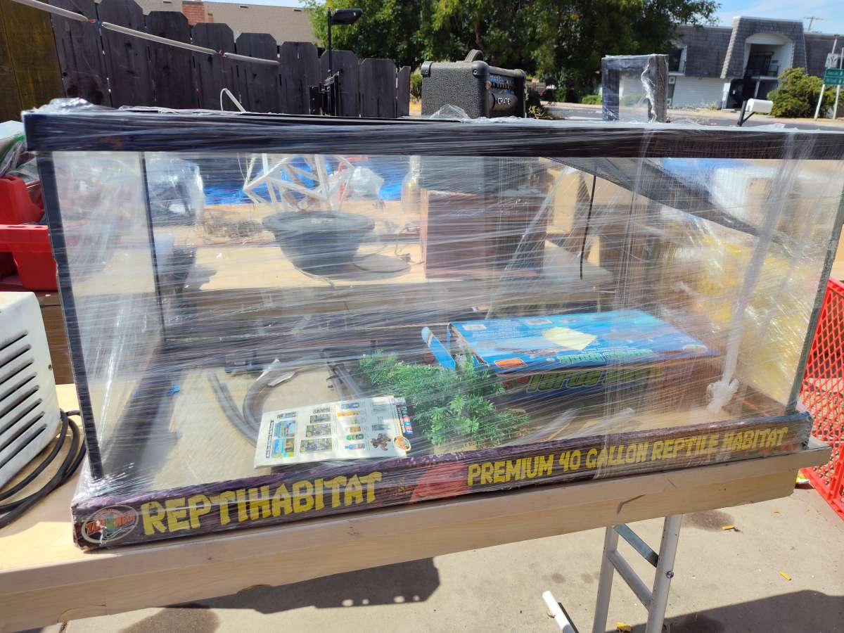reptile aquarium with all hookups