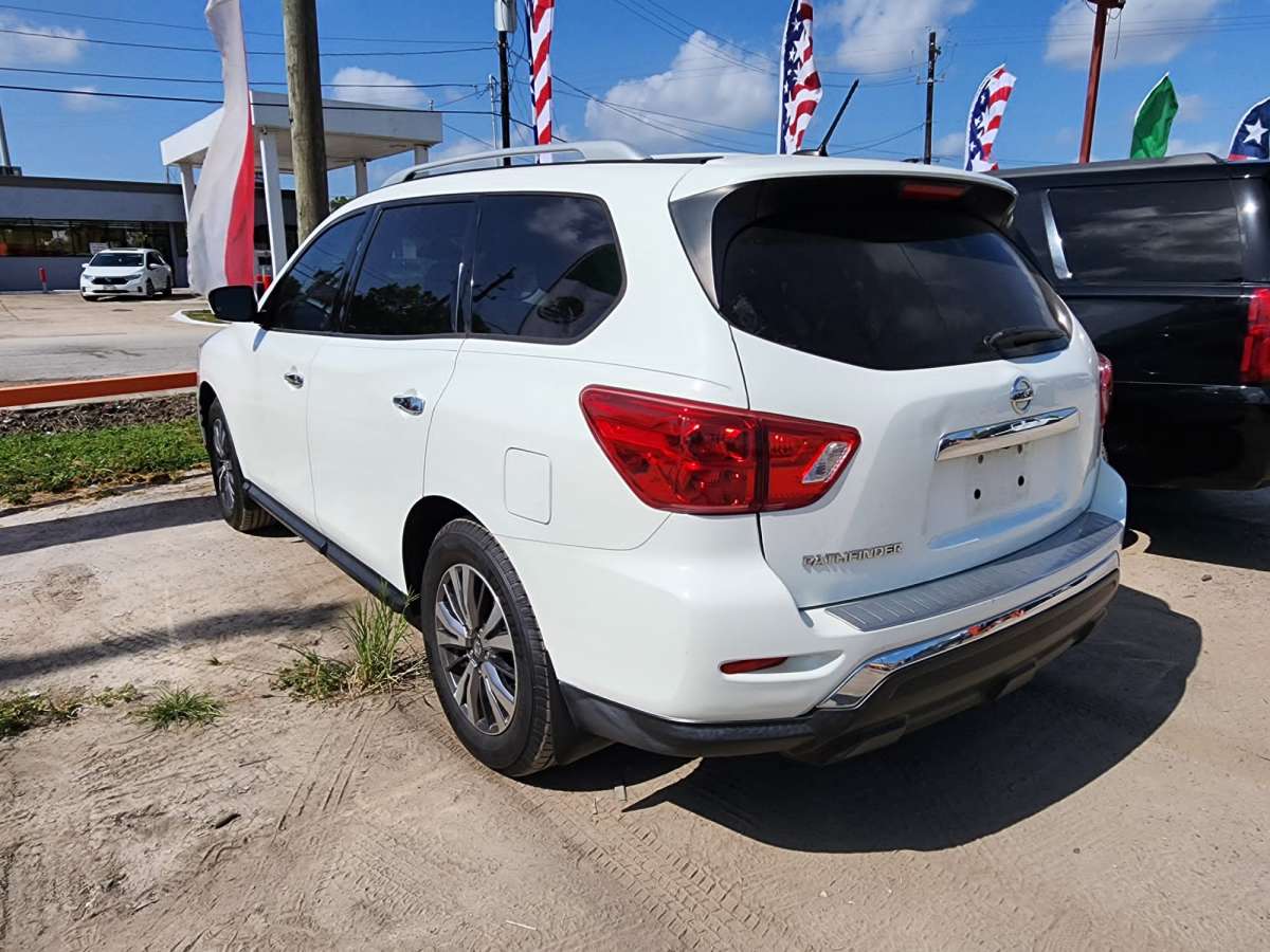 98k Nissan Pathfinder V6 2018