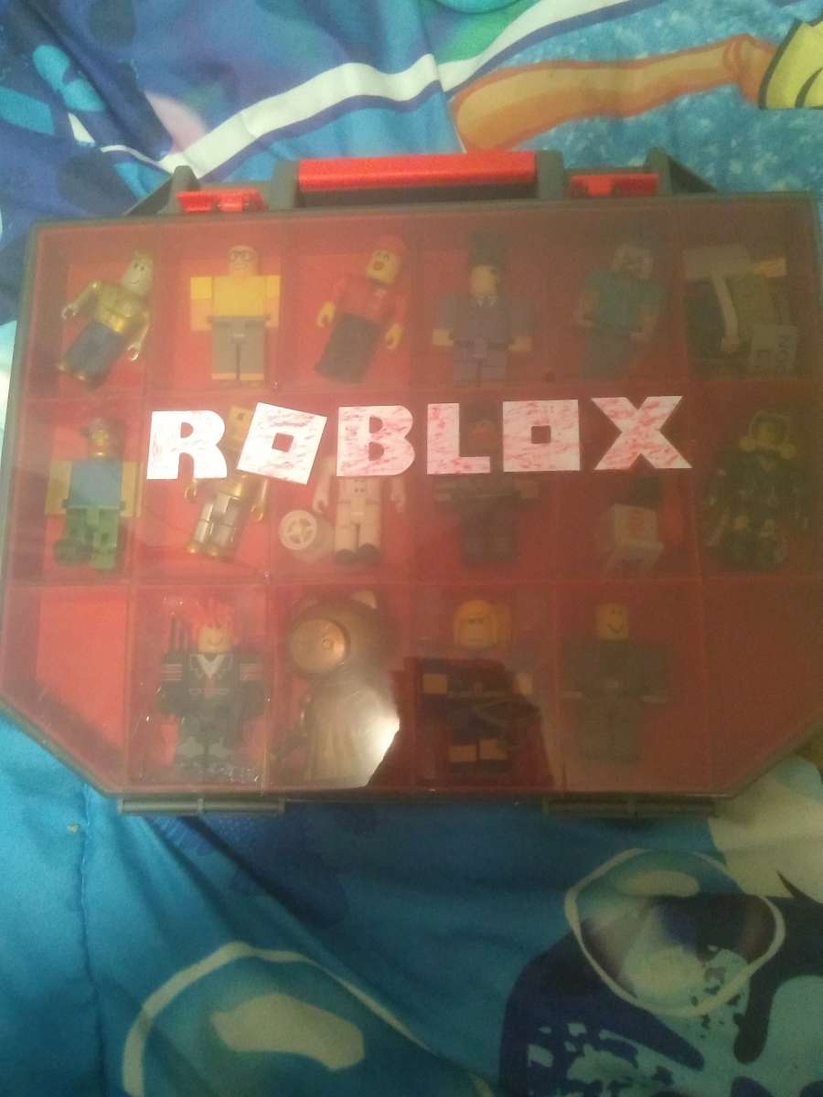 Roblox figure