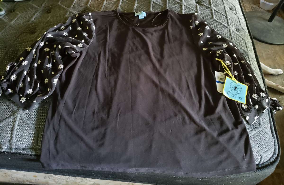 An xLarge black Short with Little White Daisys