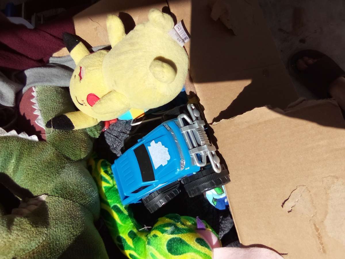 Im selling lots of toys mainly boy ages 3 to 8 clothes ect