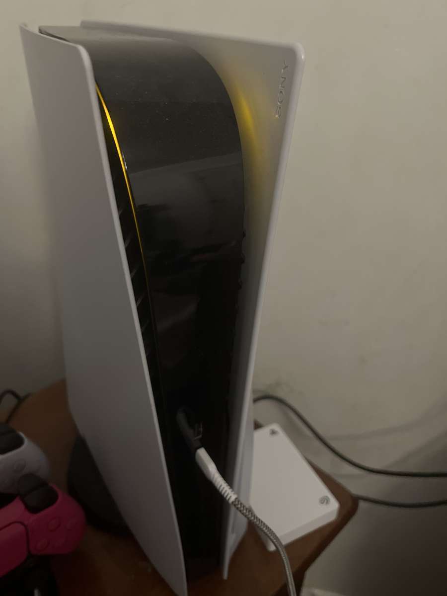 ps5 disc version bundle comes with 20 games five controllers