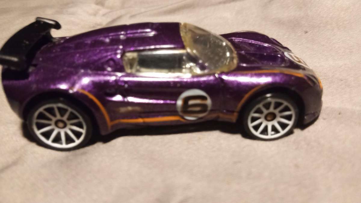 Hot wheels Metallica purple lotus spirit Elise mainline