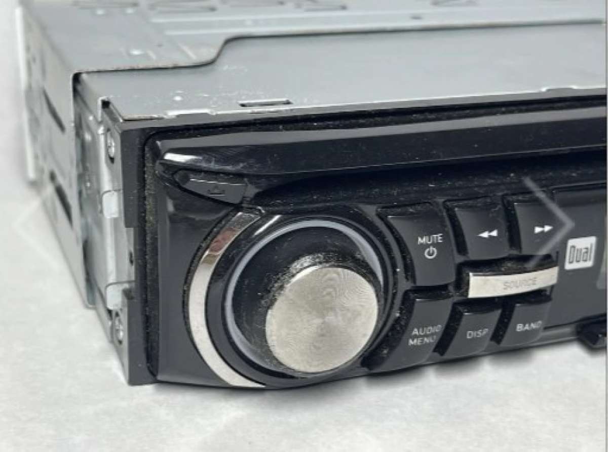 dual Xd 1228 car stereo with face