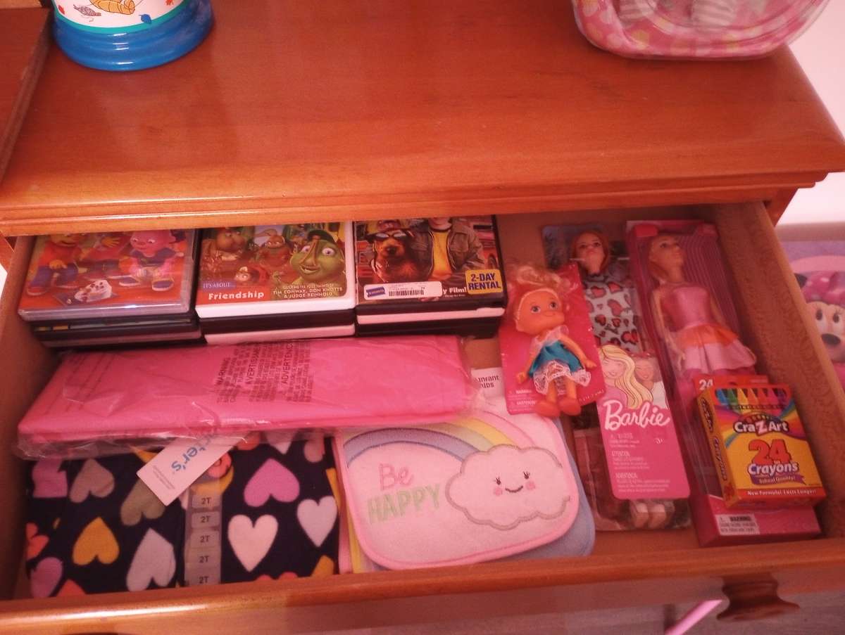 two bedroom apartment everything must go 2000 for everything