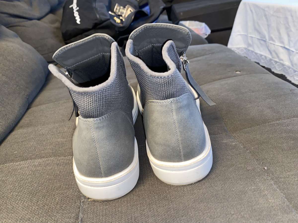 womens shoes size 10M