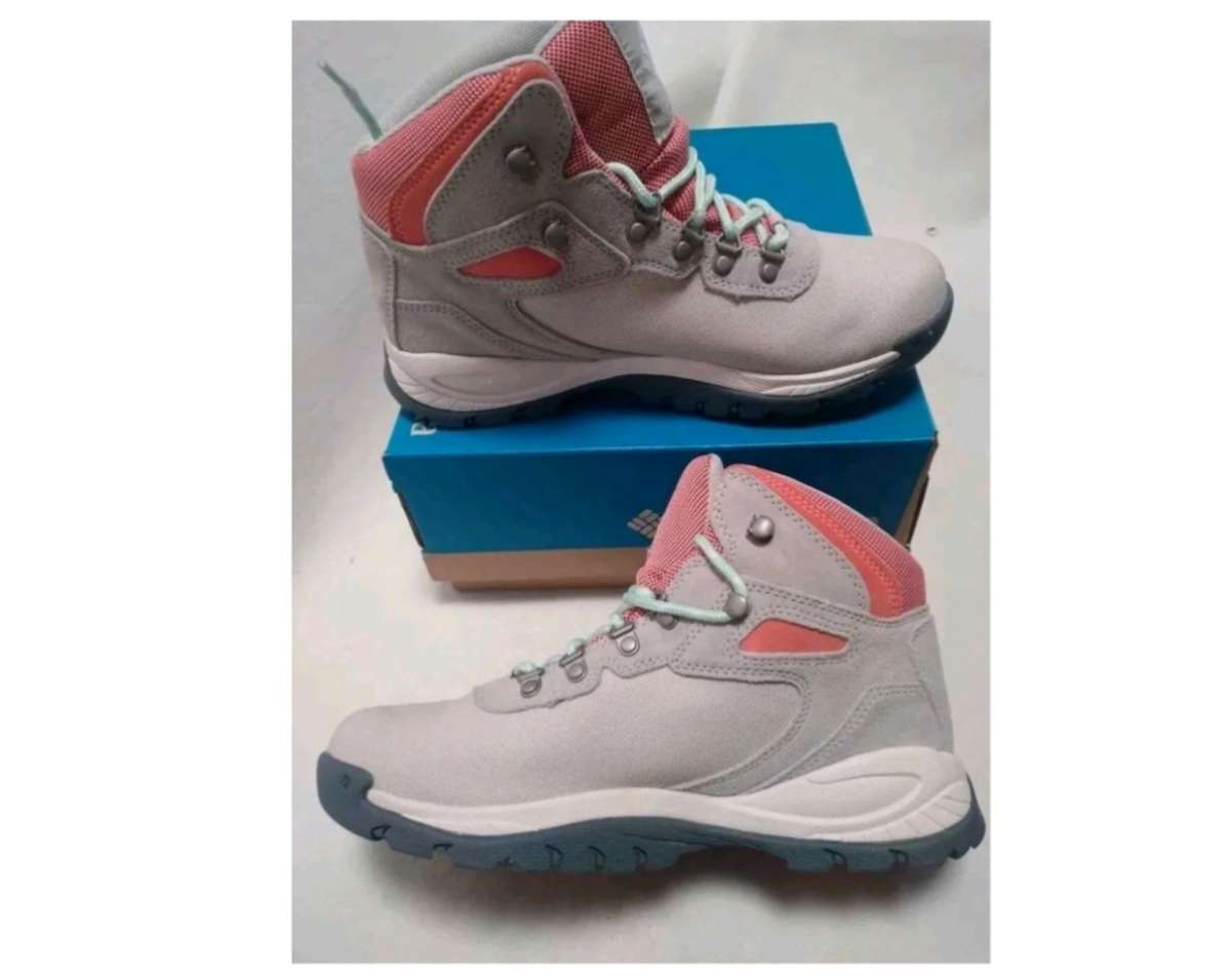 Columbia Newton Ridge women Waterproof Nimbus GrayCoral