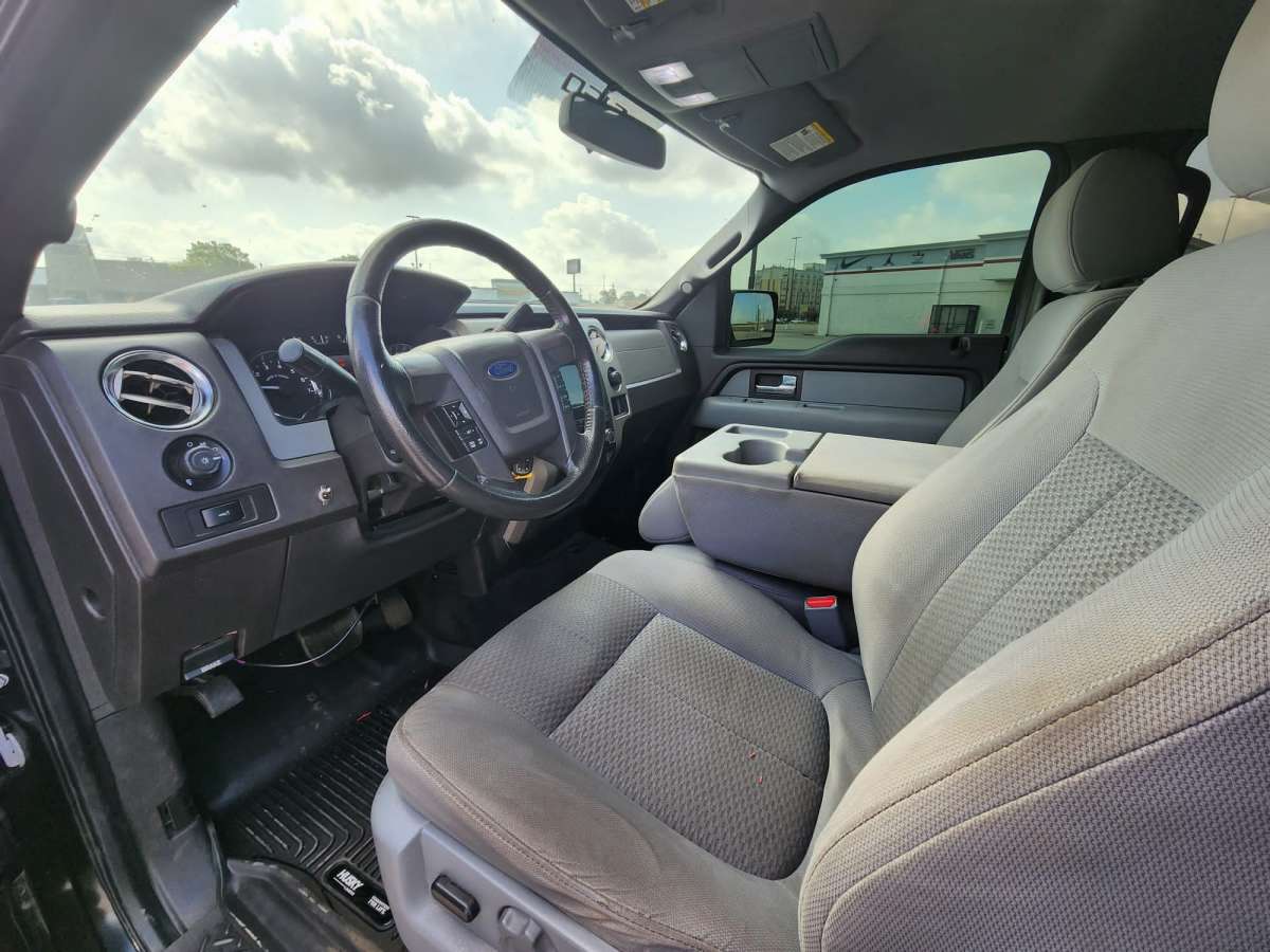 Ford F150 LIFTED 2013