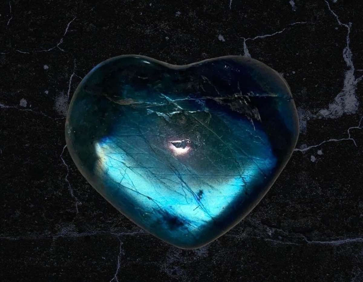 Blue And Green Flash Labradorite Heart