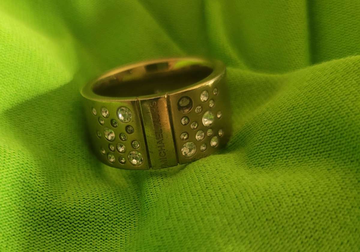 Micheal kors ring