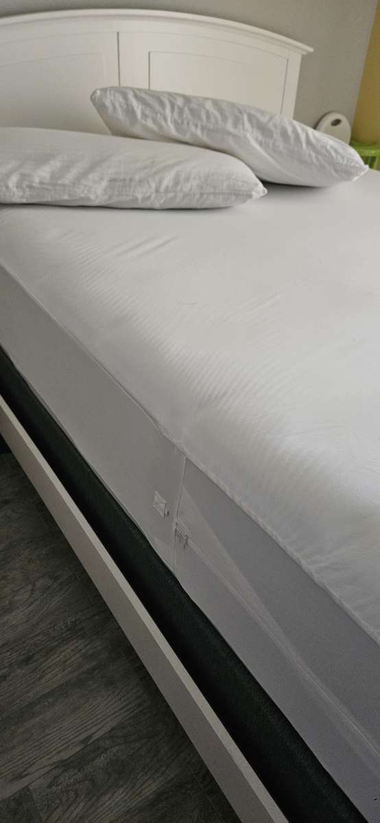 double size bed 2 nightstands dresser mirror