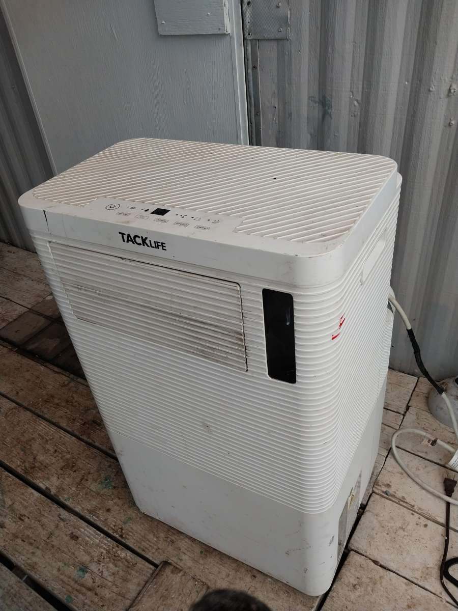 TACKlife portable AC