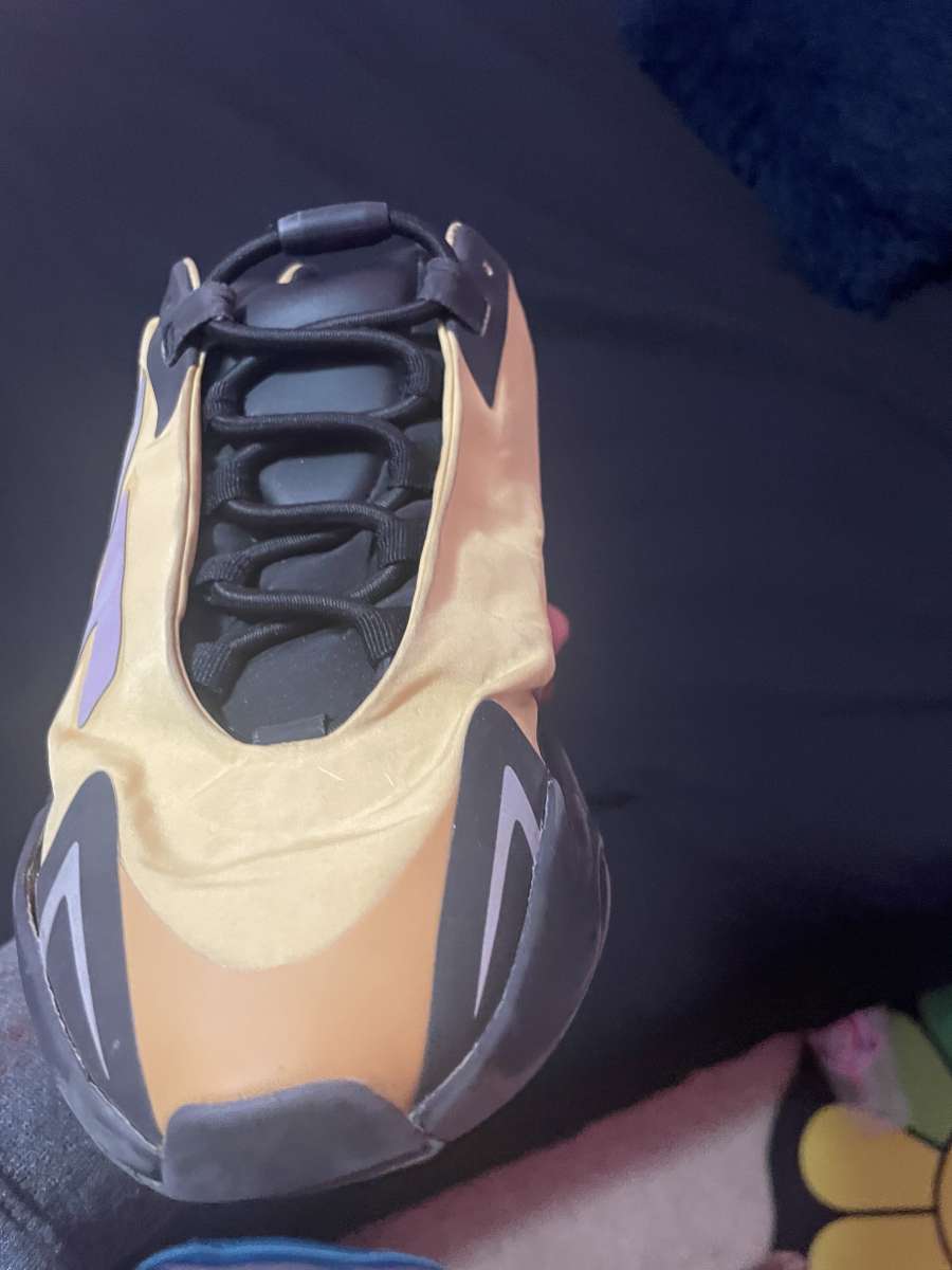 yezzy 700 honey comb