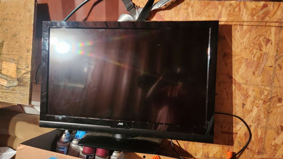 37 in JVC TV