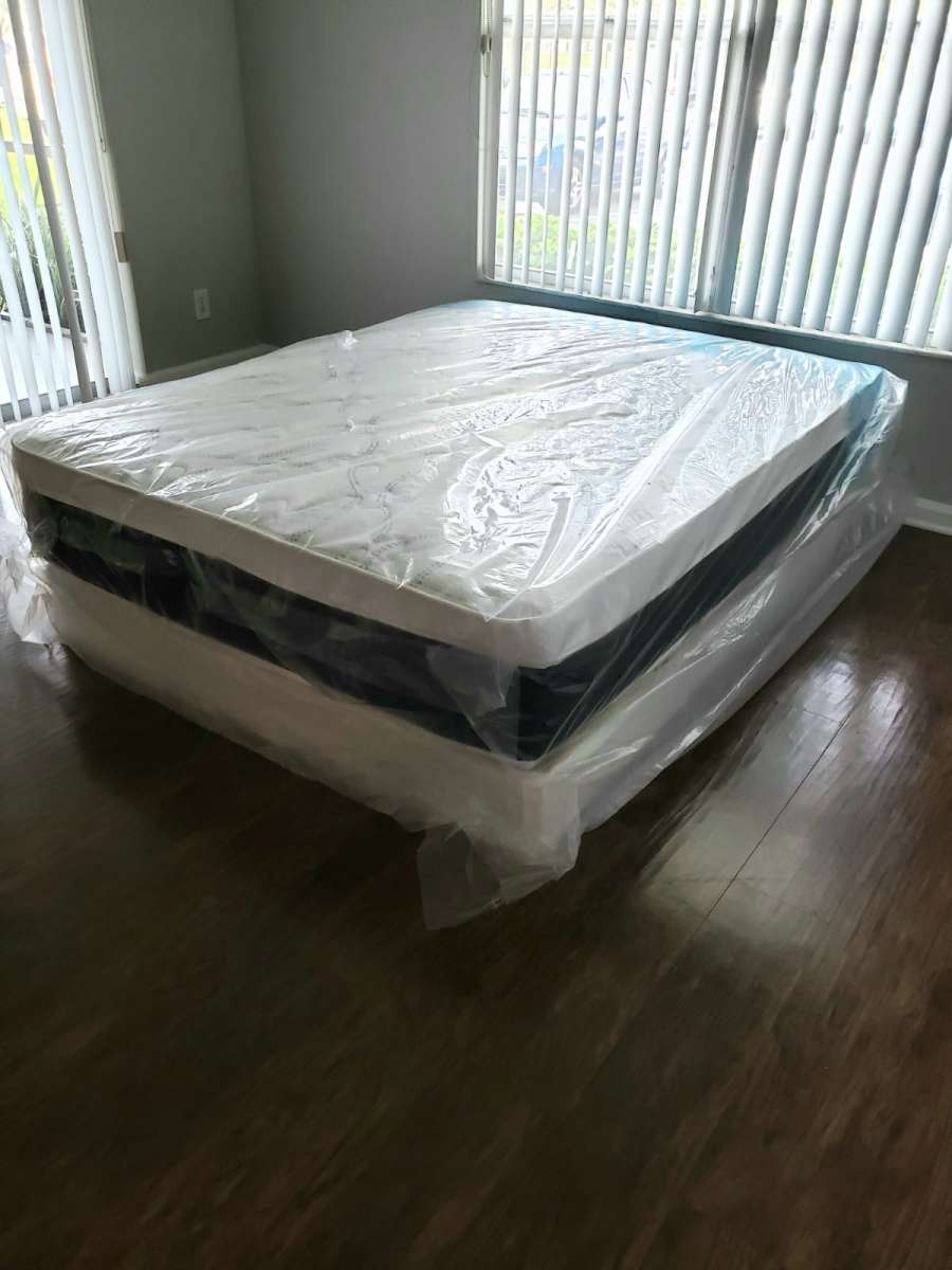 NEW QUEEN PILLOW TOP SET MATTRESS AND BOX SPRING2PCS