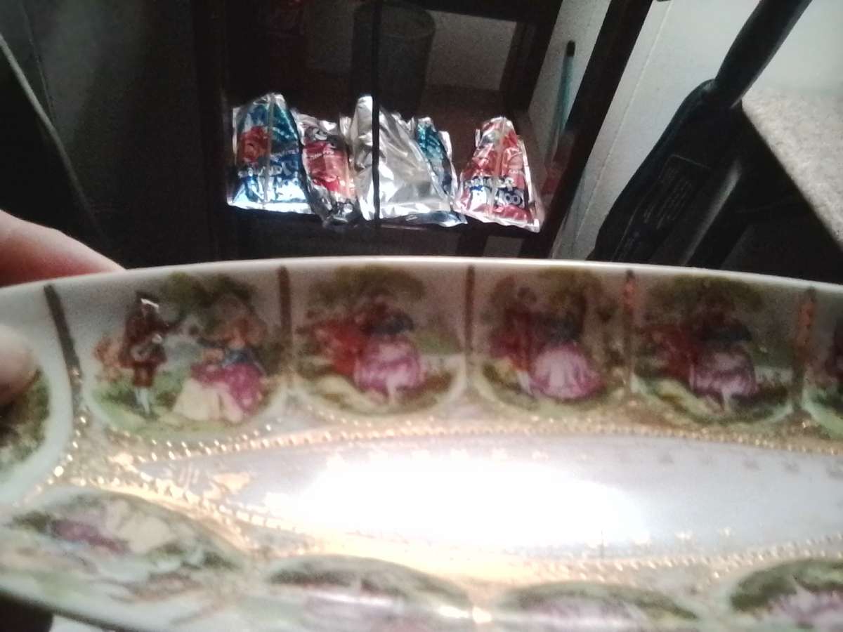 Royal stamped porcelain dish inlaid with Gold